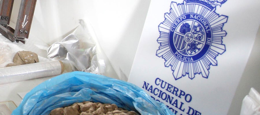 Foto desmantelado centro de producción de heroína Foto desmantelado centro de producción de heroína