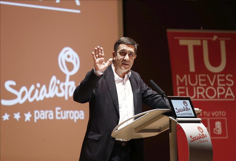 Patxi López abandona su cargo y anuncia un congreso extraordinario Patxi López abandona su cargo y anuncia un congreso extraordinario