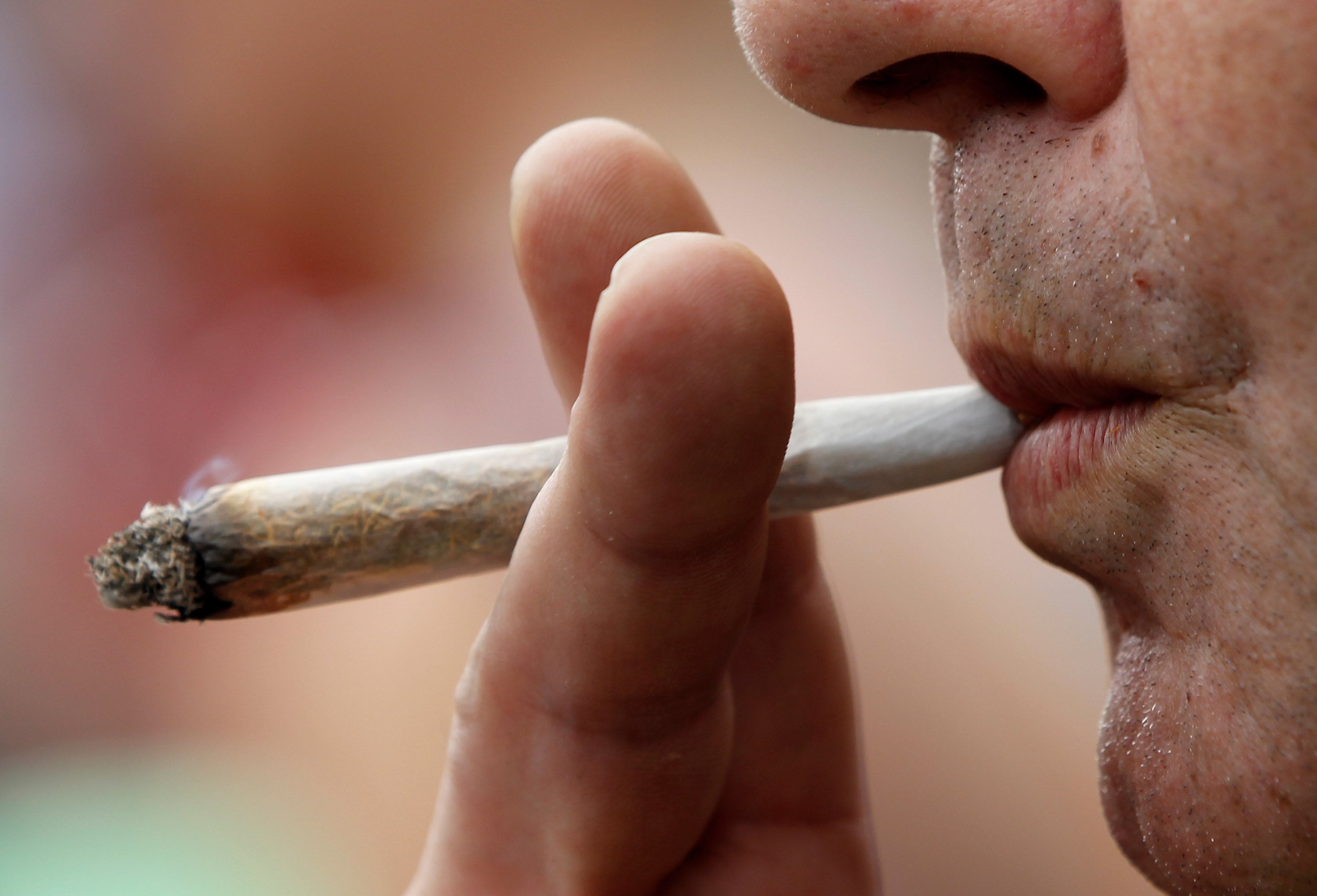 Detectan una nueva droga 80 veces más potente que el cannabis "tradicional" Detectan una nueva droga 80 veces más potente que el cannabis "tradicional"