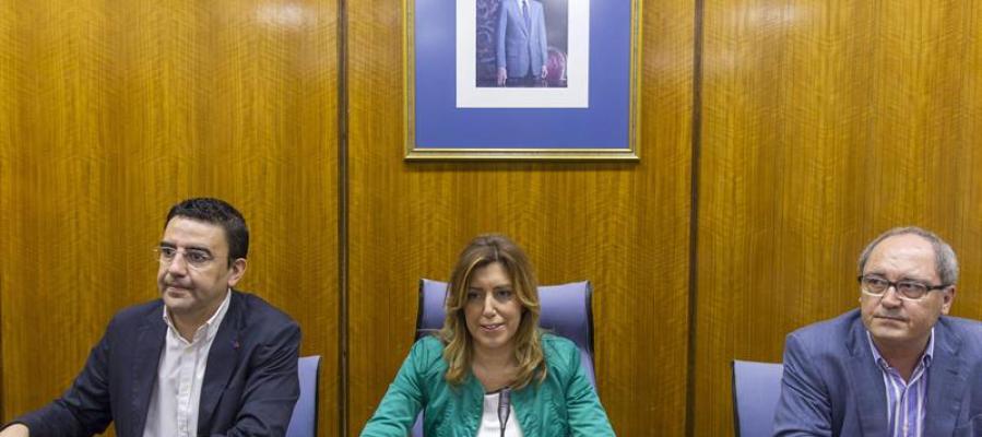Susana Díaz junto al secretario de organización, Juan Cornejo (d), y el portavoz parlamentario, Mario Jiménez (i) Susana Díaz junto al secretario de organización, Juan Cornejo (d), y el portavoz parlamentario, Mario Jiménez (i)