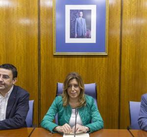 Susana Díaz junto al secretario de organización, Juan Cornejo (d), y el portavoz parlamentario, Mario Jiménez (i) Susana Díaz junto al secretario de organización, Juan Cornejo (d), y el portavoz parlamentario, Mario Jiménez (i)