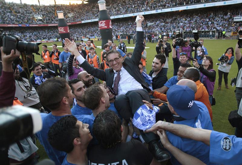 Fernando Vázquez: "Álex Bergantiños, o home tranquilo; Escotet, o home amable e conversador que creo que non o está pasando ben" Fernando Vázquez: "Álex Bergantiños, o home tranquilo; Escotet, o home amable e conversador que creo que non o está pasando ben"