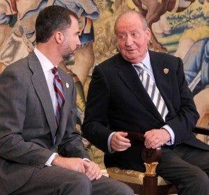 El rey Juan carlos y su hijo Felipe El rey Juan carlos y su hijo Felipe