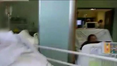 El colapso en las urgencias del Hospital 12 de Octubre indigna a los familiares de los enfermos