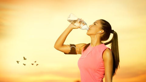 RUNNING - &iquest;Qu&eacute; agua deber&iacute;as beber?