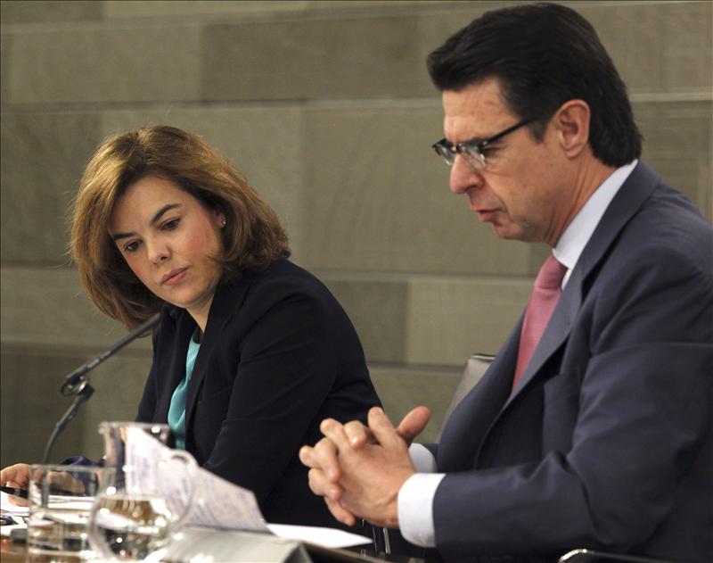 La brújula de la economía: El Gobierno devolverá antes de tiempo 1.300 millones del rescate a la banca La brújula de la economía: El Gobierno devolverá antes de tiempo 1.300 millones del rescate a la banca