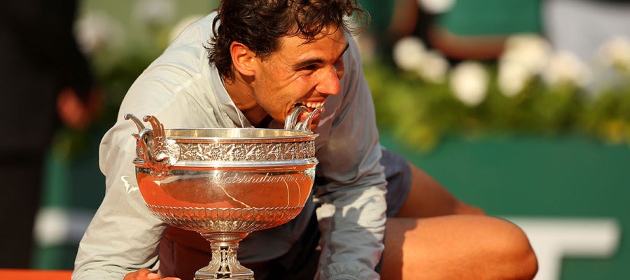 Nadal muerde su noveno Roland Garros Nadal muerde su noveno Roland Garros