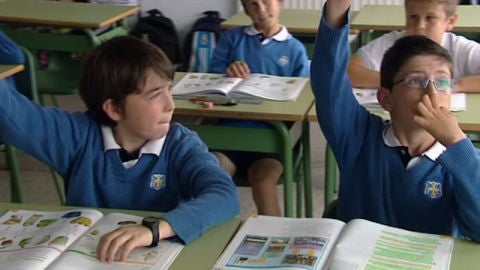 Ni&ntilde;os en un colegio