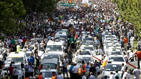 Los taxistas participan en una manifestación en Madrid Los taxistas participan en una manifestación en Madrid