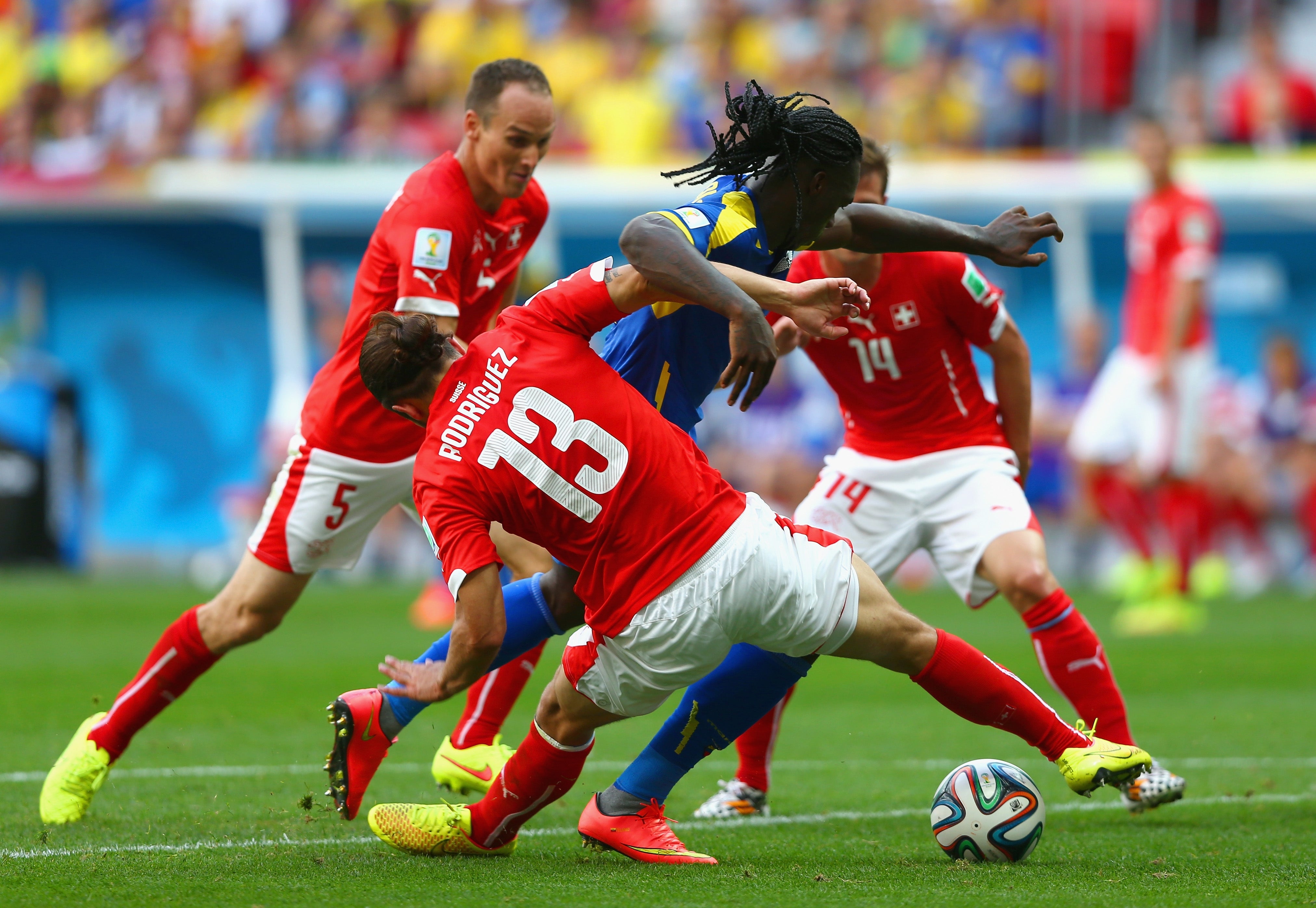 Suiza 2 - 1 Ecuador Suiza 2 - 1 Ecuador