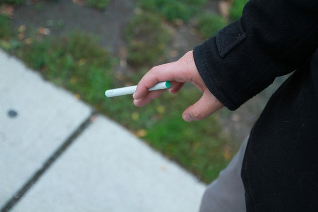 A Cien Millas de Manhattan: Rayos y cigarrillos electrónicos A Cien Millas de Manhattan: Rayos y cigarrillos electrónicos