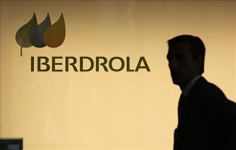 La CMNC multa a Endesa, Iberdrola, Gas Natural y Viesgo por cambiar contratos sin el consentimiento de los clientes La CMNC multa a Endesa, Iberdrola, Gas Natural y Viesgo por cambiar contratos sin el consentimiento de los clientes