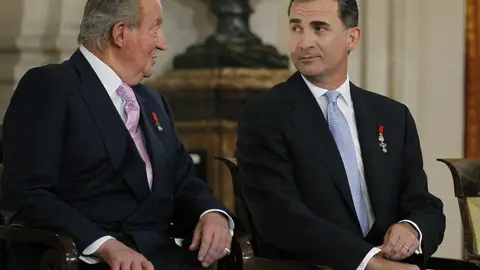 El Rey Juan Carlos I y el Rey Felipe VI El Rey Juan Carlos I y el Rey Felipe VI