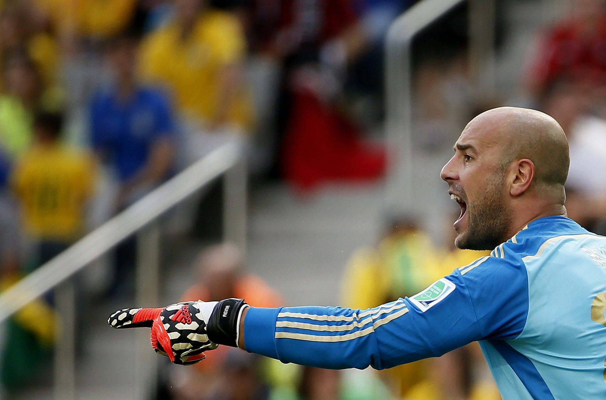 Pepe Reina: "El caer de esta manera puede hacer que el equipo se fortalezca" Pepe Reina: "El caer de esta manera puede hacer que el equipo se fortalezca"