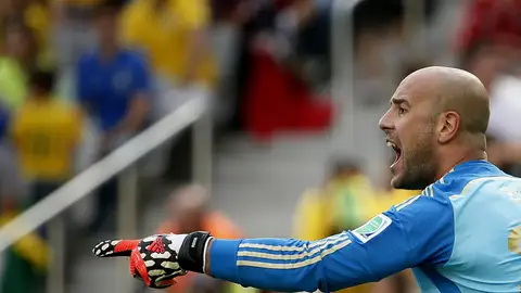 Pepe Reina, portero titular ante Australia Pepe Reina, portero titular ante Australia