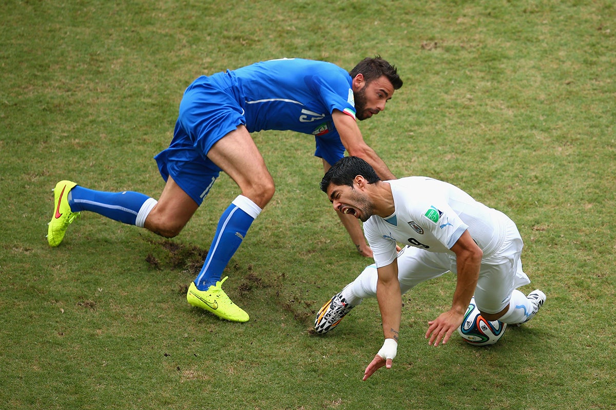 Tertulia con Ricci, Fernández, Giovio y Martínez: Luis Suárez eclipsa la clasificación de Uruguay a mordiscos Tertulia con Ricci, Fernández, Giovio y Martínez: Luis Suárez eclipsa la clasificación de Uruguay a mordiscos