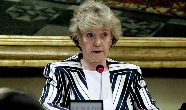 El Defensor del Pueblo recibió 17.822 quejas en 2015, un 23% menos que en 2014 El Defensor del Pueblo recibió 17.822 quejas en 2015, un 23% menos que en 2014