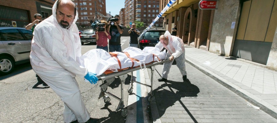 Localizan un cadáver en la bañera de un piso de la calle San Luis cuando intentan sofocar un incendio Localizan un cadáver en la bañera de un piso de la calle San Luis cuando intentan sofocar un incendio