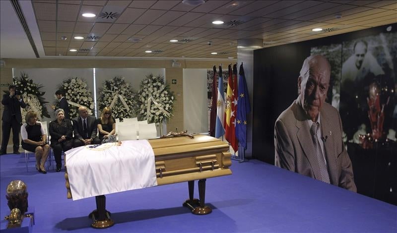 El madridismo acude a despedir a Di Stéfano El madridismo acude a despedir a Di Stéfano