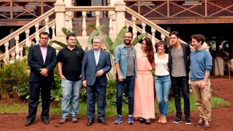 El equipo al completo de 'Palmeras en la Nieve' presentan el inicio de rodaje 