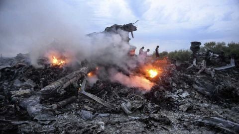 Restos del avi&oacute;n derribado