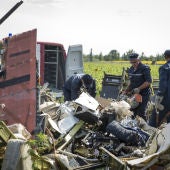 Inspeccionan los restos del avión de Malaysia Airlines