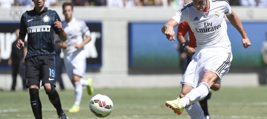 Bale lanza a portería ante el Inter Bale lanza a portería ante el Inter