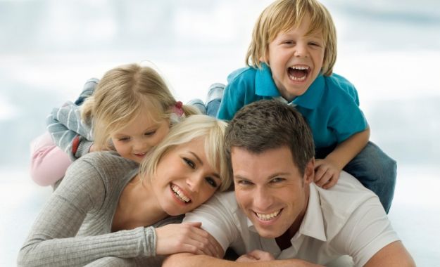 La población baja en todas las autonomías, salvo en Madrid, Cataluña y Baleares La población baja en todas las autonomías, salvo en Madrid, Cataluña y Baleares