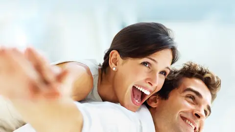 Una pareja feliz Una pareja feliz