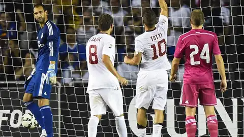 El gol de la victoria de Francesco Totti deja a un Madrid desprovisto de título El gol de la victoria de Francesco Totti deja a un Madrid desprovisto de título