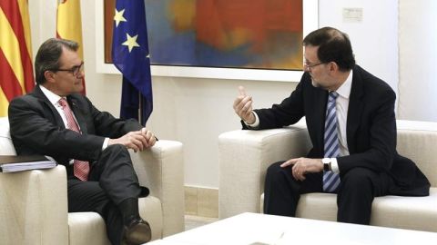 Artur Mas y Mariano Rajoy, durante un momento de la reuni&oacute;n