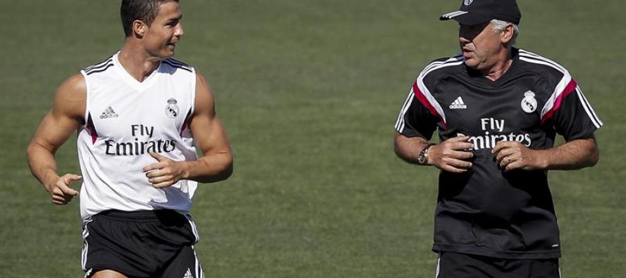 Ancelotti corre junto a Cristiano Ancelotti corre junto a Cristiano