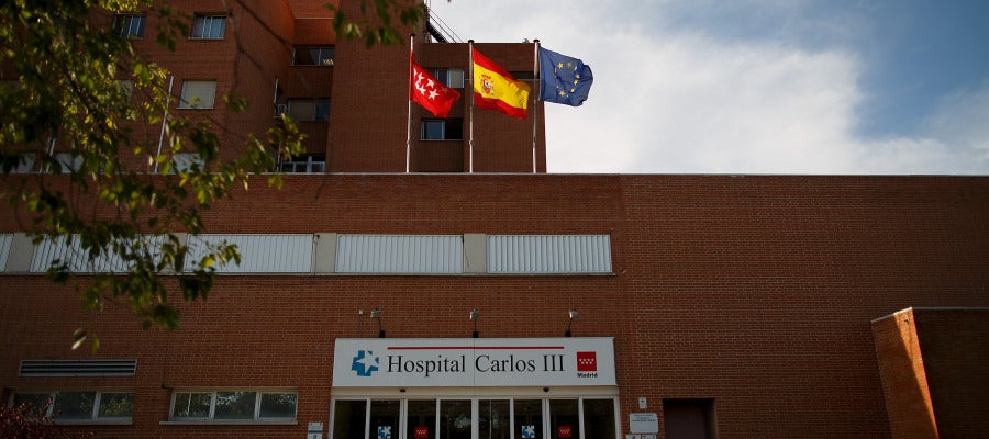 Fachada del Hospital Carlos III de Madrid Fachada del Hospital Carlos III de Madrid