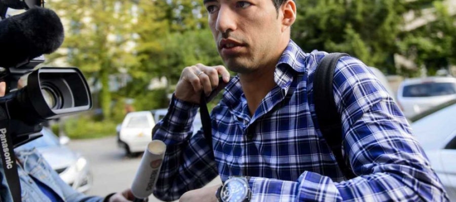 Luis Suárez a su llegada al TAS Luis Suárez a su llegada al TAS