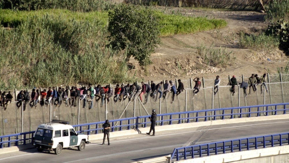 Nuevo intento de entrada masiva de inmigrantes a Melilla