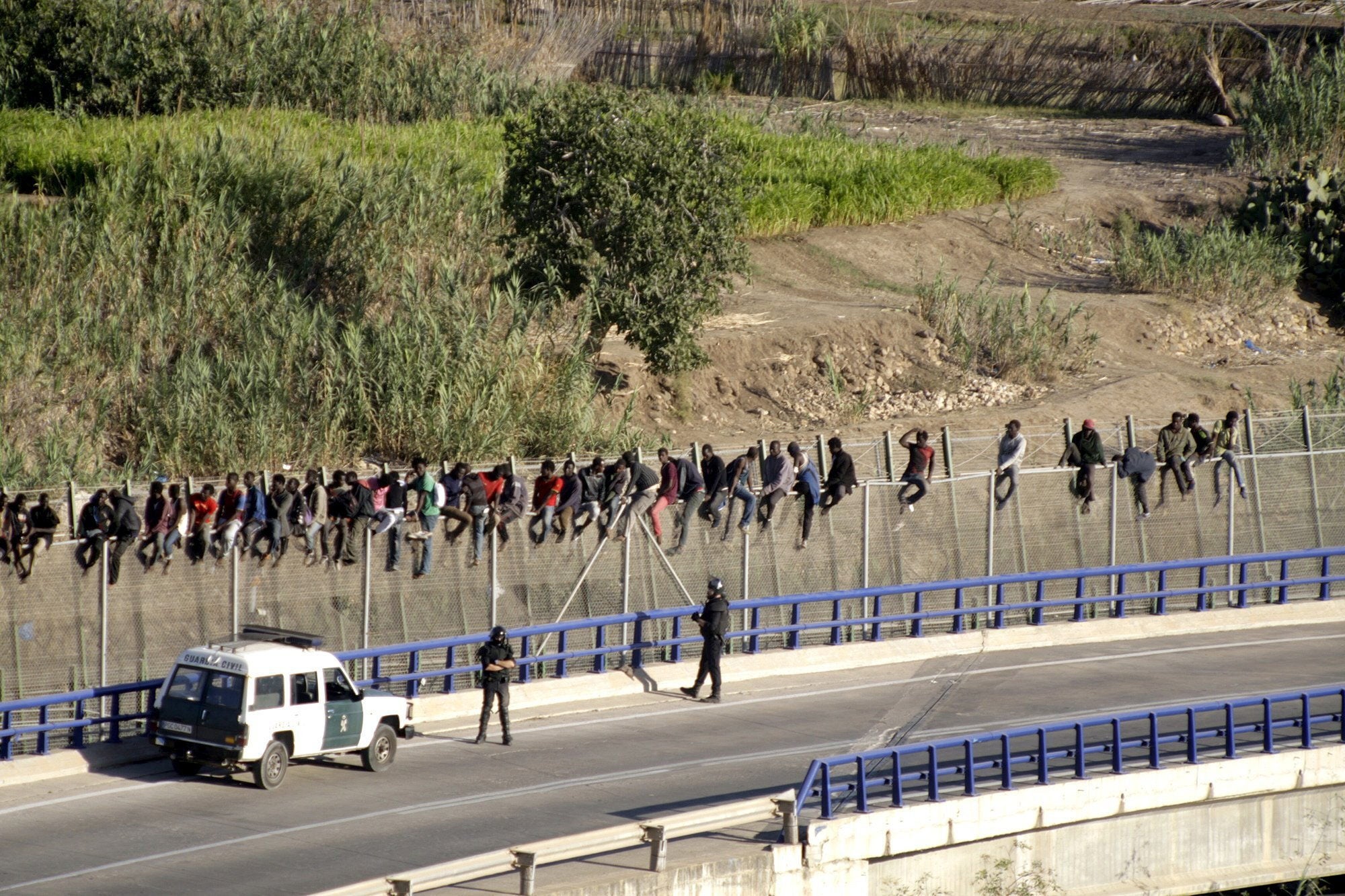 La Tertulia: El problema de la inmigración La Tertulia: El problema de la inmigración