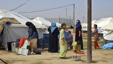 Un grupo de iraquíes, fotografiados en un campo de refugiados en la zona de Jalawla, en el este de Irak Un grupo de iraquíes, fotografiados en un campo de refugiados en la zona de Jalawla, en el este de Irak