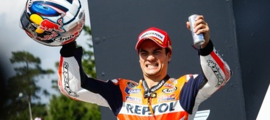 Dani Pedrosa celebra la victoria en el circuito de Brno. Dani Pedrosa celebra la victoria en el circuito de Brno.