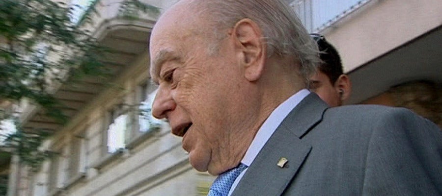 Jordi Pujol, saliendo de su casa Jordi Pujol, saliendo de su casa