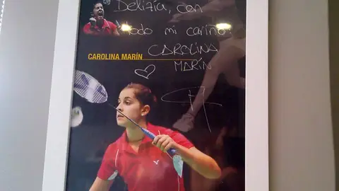 Dedicatoria de Carolina Marín en la Heladería Delizia de Granada Dedicatoria de Carolina Marín en la Heladería Delizia de Granada