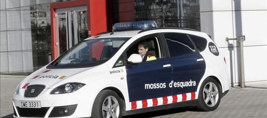 Coche patrulla de los Mossos d'Esquadra Coche patrulla de los Mossos d'Esquadra