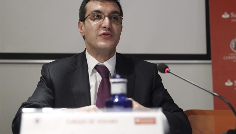 El secretario de Estado de Relaciones con las Cortes, José Luis Ayllón