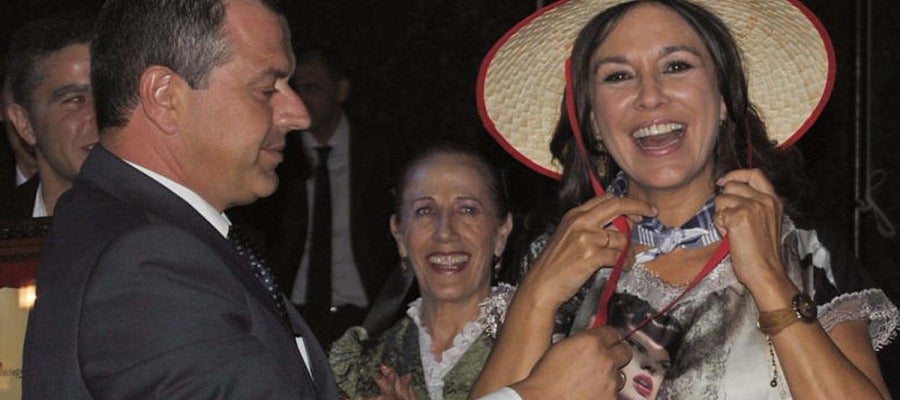Isabel Gemio recibe el premio Vendimiadora del año Isabel Gemio recibe el premio Vendimiadora del año