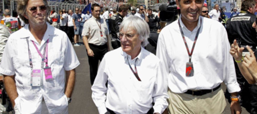 Francisco Camps junto al patrón de la Fórmula Uno, Bernie Ecclestone y el músico Eric Clapton Francisco Camps junto al patrón de la Fórmula Uno, Bernie Ecclestone y el músico Eric Clapton