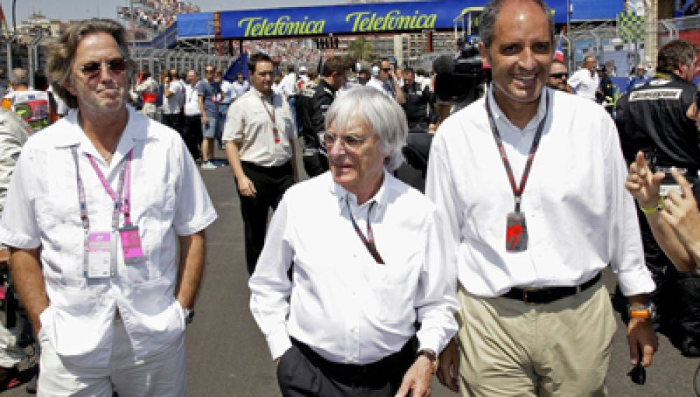 Francisco Camps junto al patrón de la Fórmula Uno, Bernie Ecclestone y el músico Eric Clapton