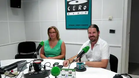 Irina y Manuel son los responsables de http:www.autoescuelaonlinecantabria.com Irina y Manuel son los responsables de http:www.autoescuelaonlinecantabria.com