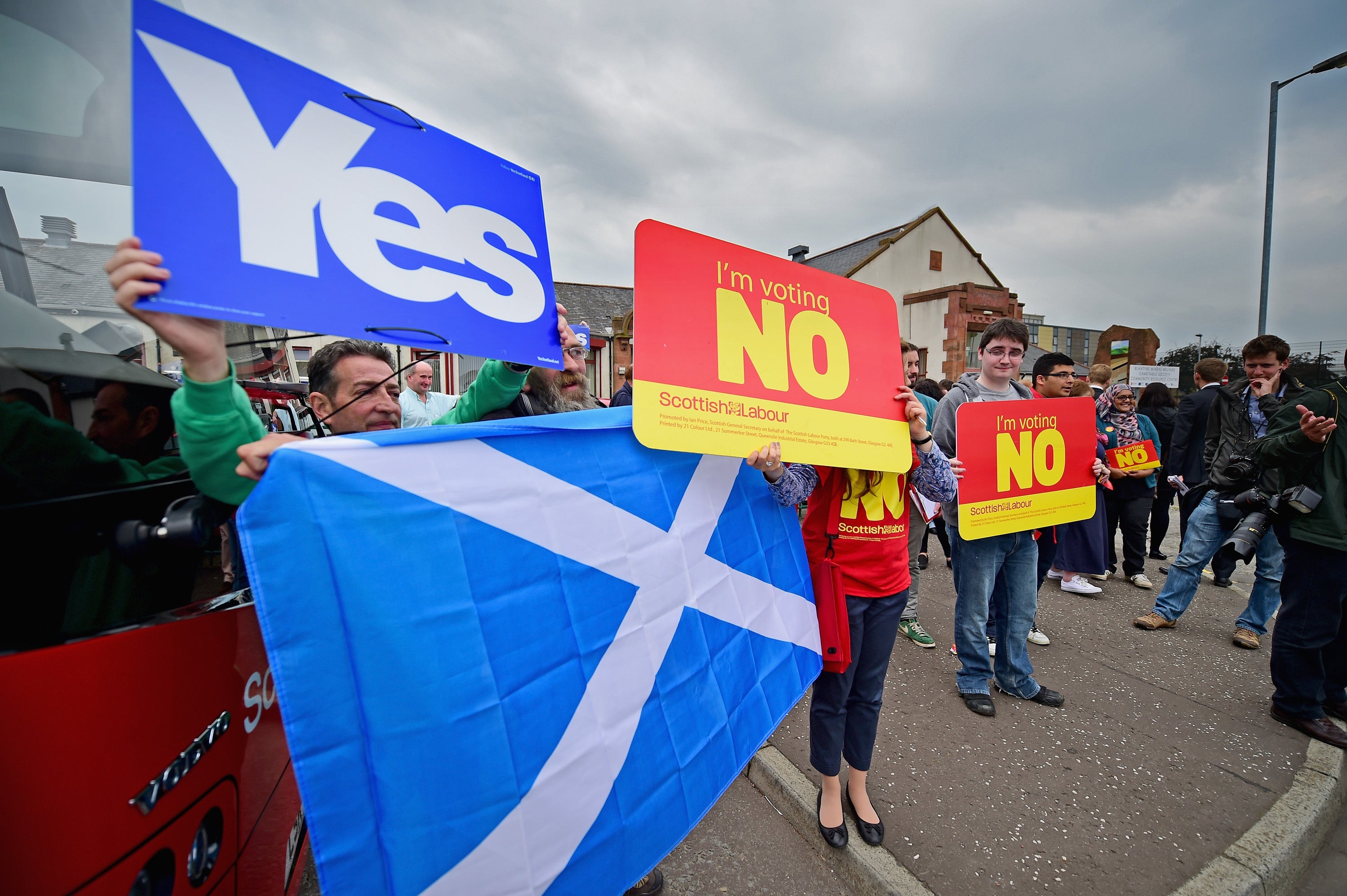 Miles de ciudadanos piden un nuevo referéndum de independencia en Escocia Miles de ciudadanos piden un nuevo referéndum de independencia en Escocia