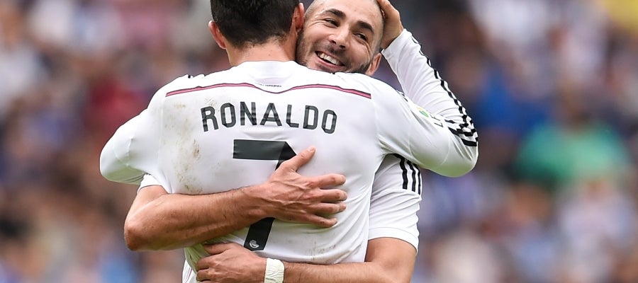 Cristiano se abraza con Benzema Cristiano se abraza con Benzema