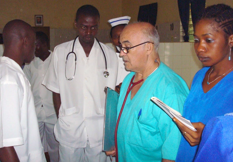 Fallece el religioso Manuel García Viejo, infectado por el virus del ébola Fallece el religioso Manuel García Viejo, infectado por el virus del ébola