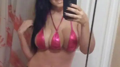 Mujer tres tetas Mujer tres tetas